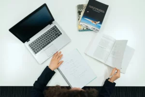 como-horas-complementares-com-cursos-de-marketing-ajudam-em-projetos-da-faculdade