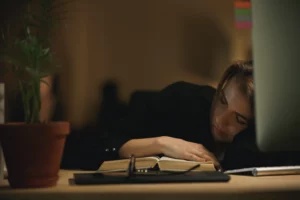 existe-um-jeito-certo-de-dormir-para-estudar-melhor