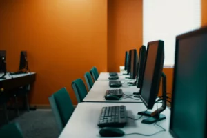 como-escolher-e-encaixar-os-melhores-sites-para-estudantes-na-sua-rotina